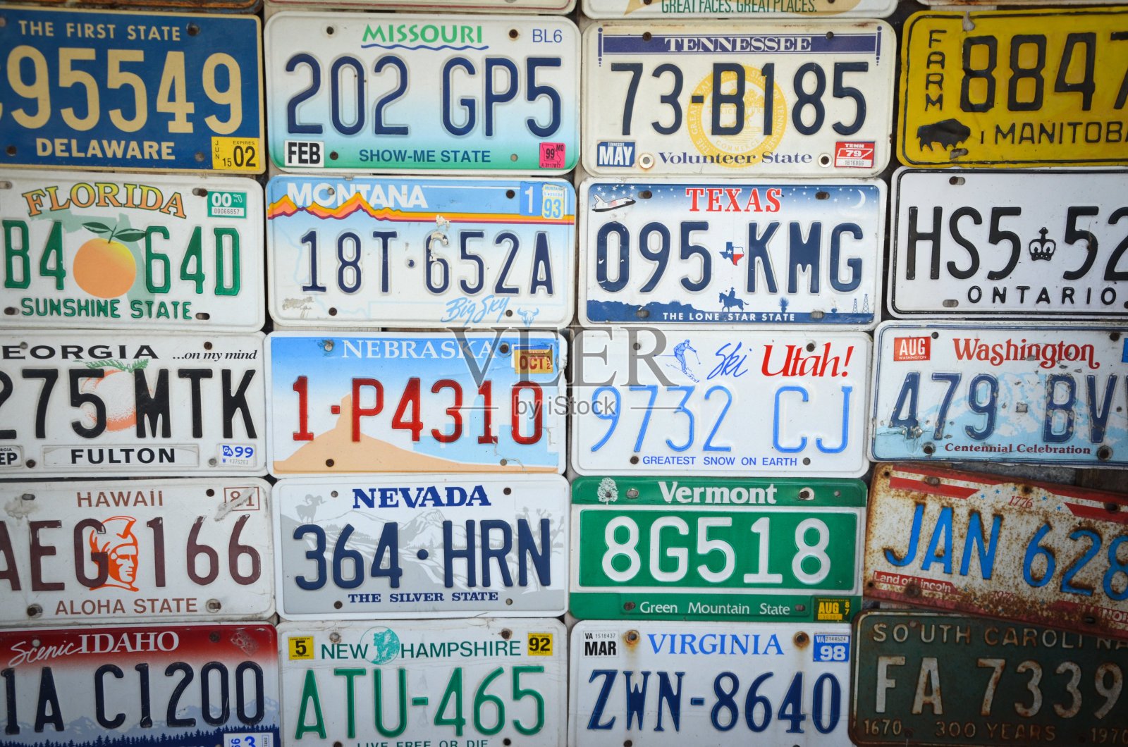 License plate recognition camera parking lot charging system
